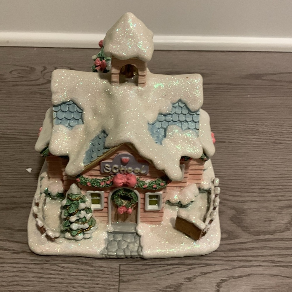 PRECIOUS MOMENTS “Merry Memories School” sculpture.